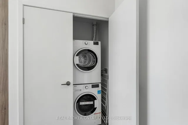 1787 St Clair Ave #920, Toronto 4