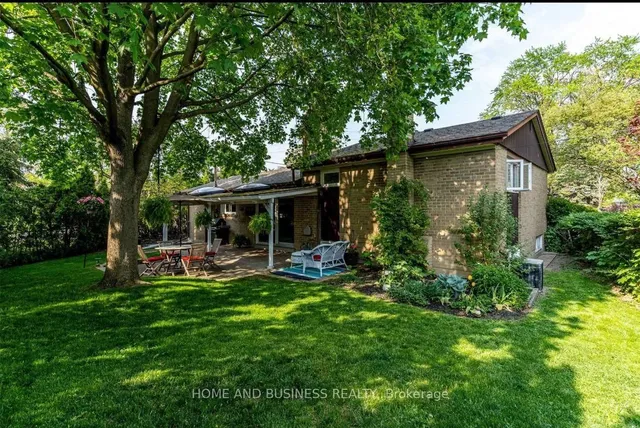 3668 The Credit Woodlands Rd, Mississauga 2