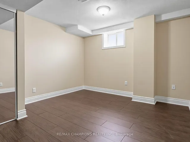 1 Cluster Oak Pl, Brampton 4