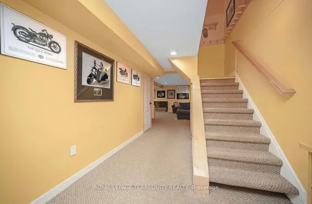 72 Carisbrooke Crt, Brampton 5