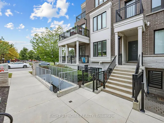 70 Eastwood Park Gdns #17, Toronto 2
