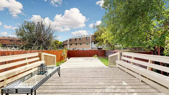 34 Mayberry Crt, Brampton 3