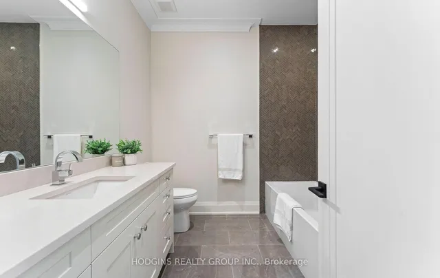 1136 Mona Rd #4, Mississauga 2