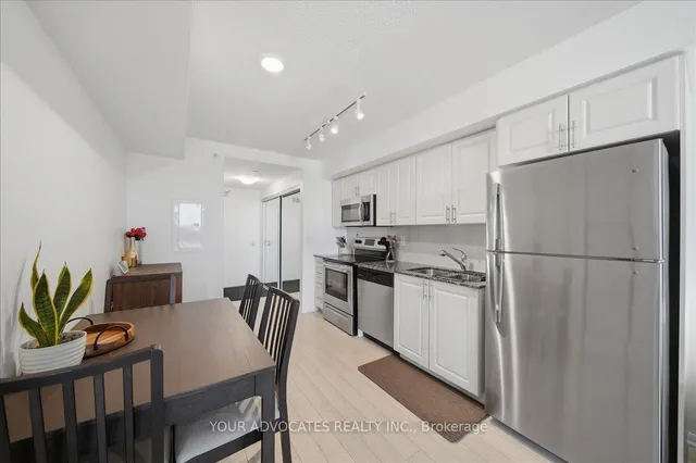 3091 DUFFERIN St #406, Toronto 5