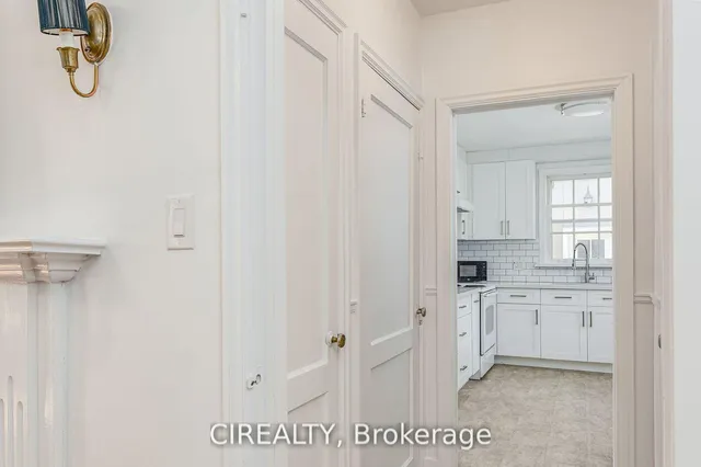 25 Howard Ave, Oakville 5