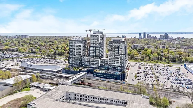 2093 Fairview St #1902, Burlington 2