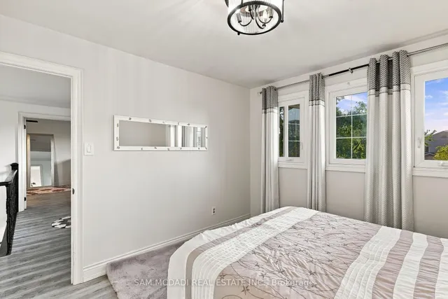 22 Butlers Crt, Brampton 4