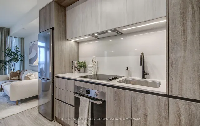 2495 Eglinton Ave #2406, Mississauga 3