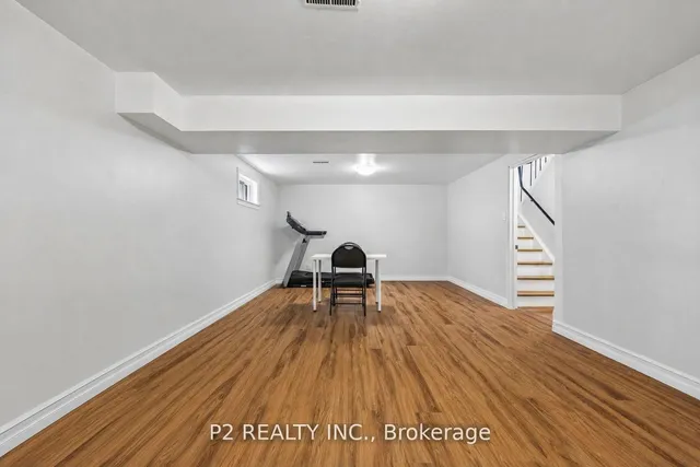 22-25 Gosford Blvd #22, Toronto 4