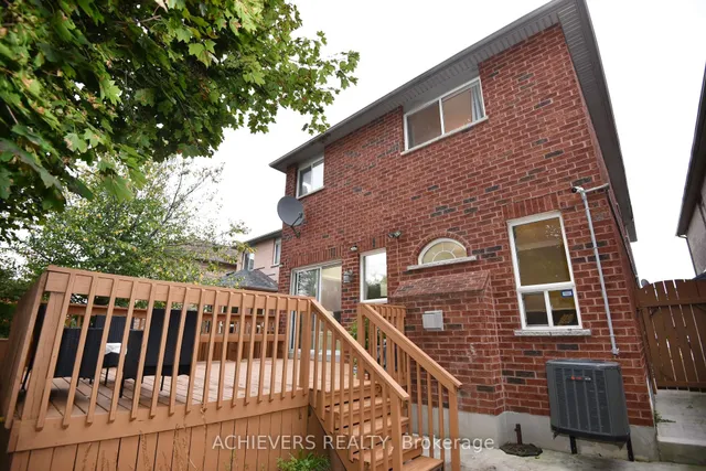 521 Navigator Dr, Mississauga 2