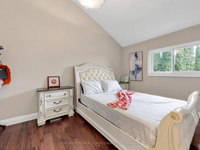 27 Matlock Ave, Mississauga 3