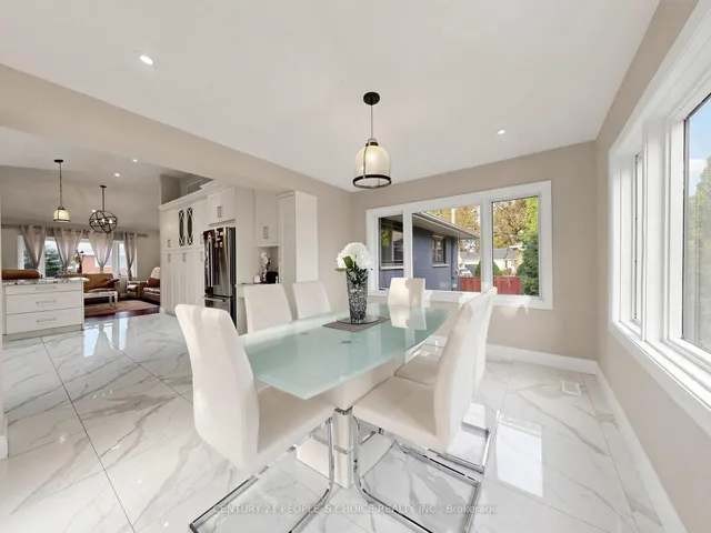 27 Matlock Ave, Mississauga 5