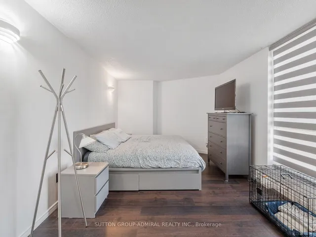 10 Martha Eaton Way #1811, Toronto 2