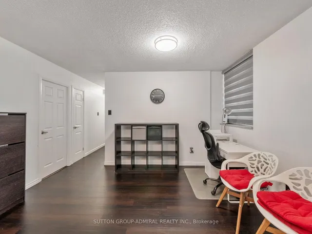 10 Martha Eaton Way #1811, Toronto 5