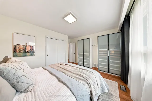 16 Oldham Rd, Toronto 5