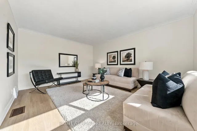 22 Katherine Rd, Toronto 5