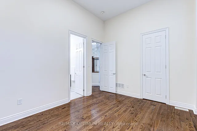 80 Royal West Dr, Brampton 3