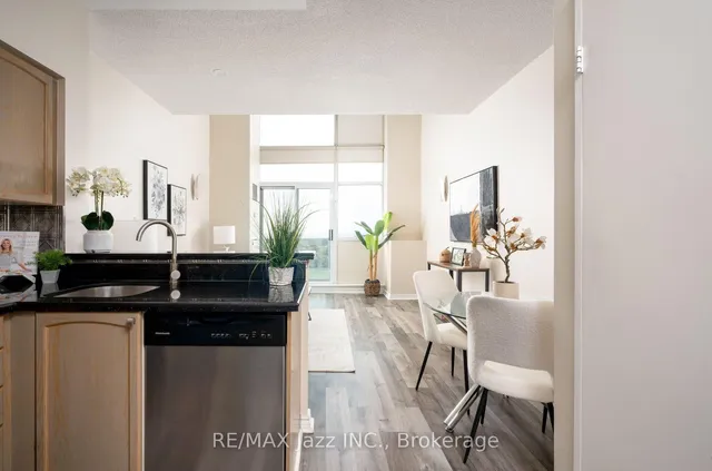 200 Manitoba St #609, Toronto 5