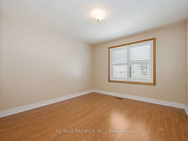 7 Mayall Ave, Toronto 5
