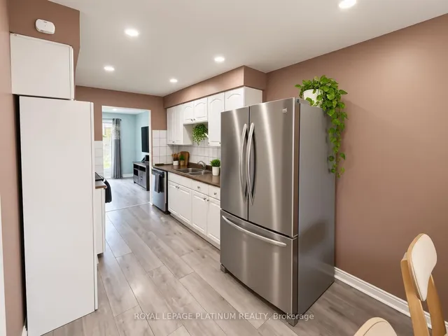 16 Joshua Crt, Brampton 2