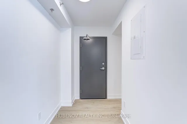 222 Lakeshore Rd, Mississauga 3