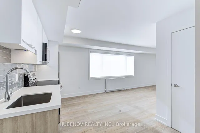 222 Lakeshore Rd, Mississauga 5