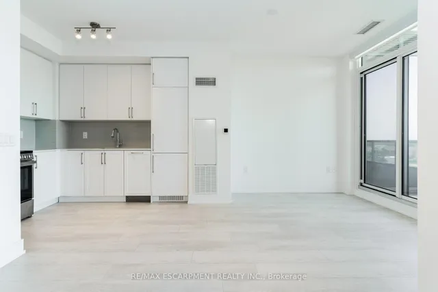 2450 Old Bronte Rd #614, Oakville 4