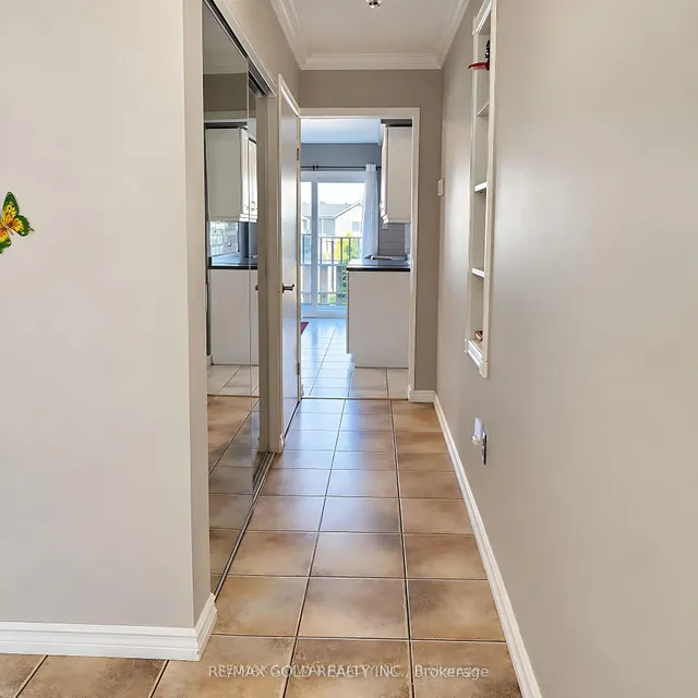 32 Steven Crt, Brampton 3