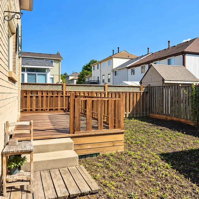 32 Steven Crt, Brampton 4