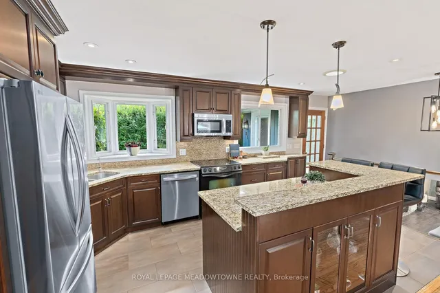 33 Fagan Dr, Halton Hills 2