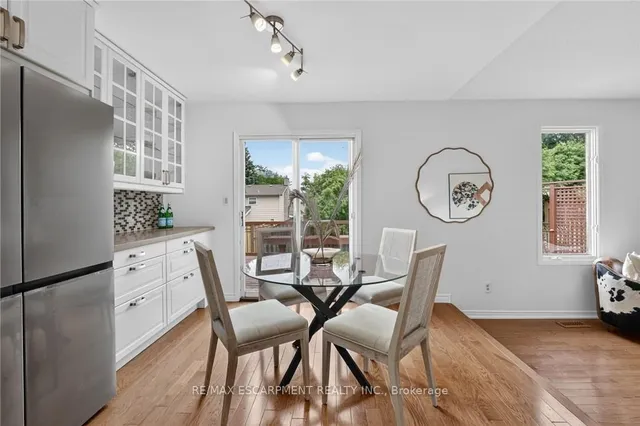 2450 Overton Dr, Burlington 3