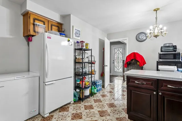 7276 Sills Rd, Mississauga 5