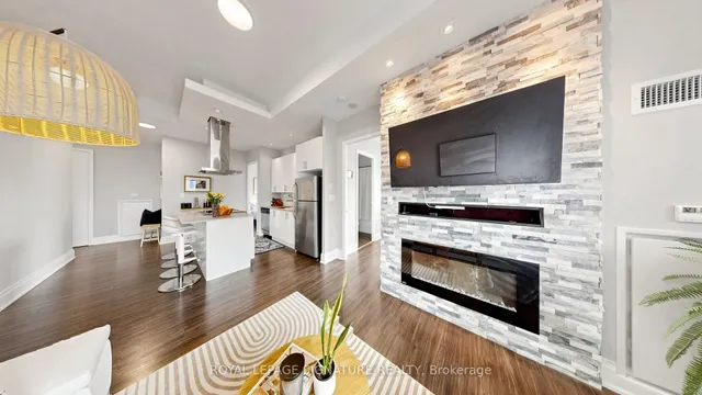 165 Legion Rd #2524, Toronto 3