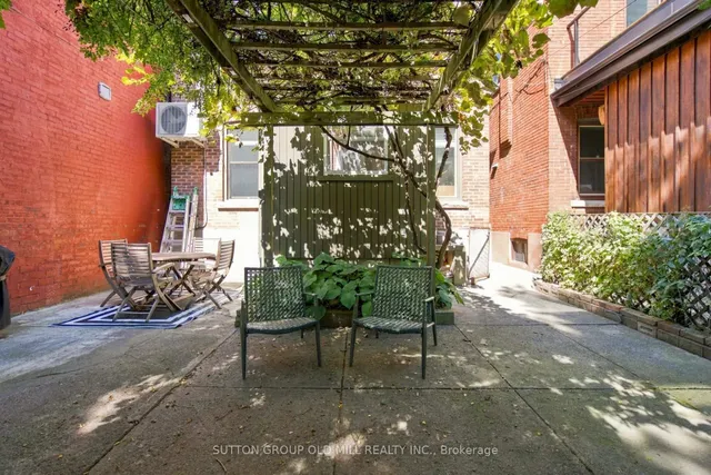 245 St Johns Rd, Toronto 2