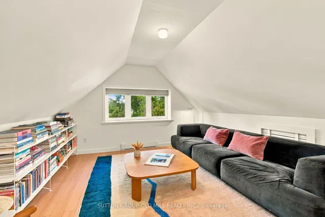 245 St Johns Rd, Toronto 4