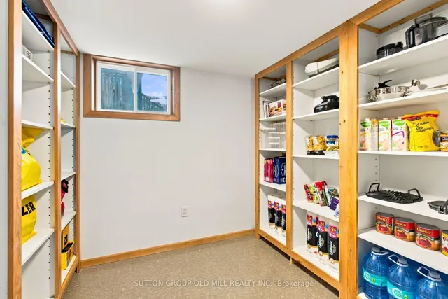 245 St Johns Rd, Toronto 5