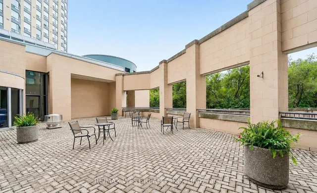 3 Hickory Tree Rd #305N, Toronto 4