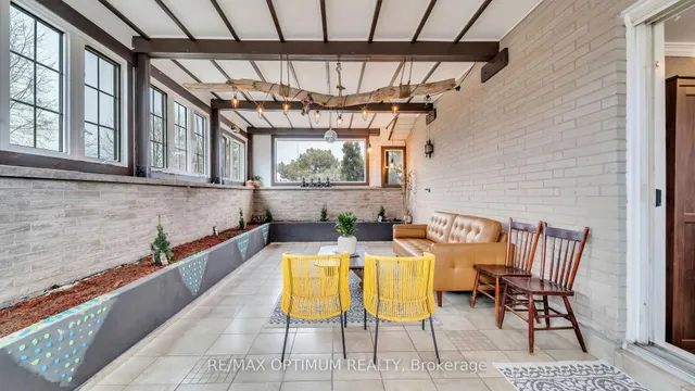 1 Dundee Dr, Toronto 5