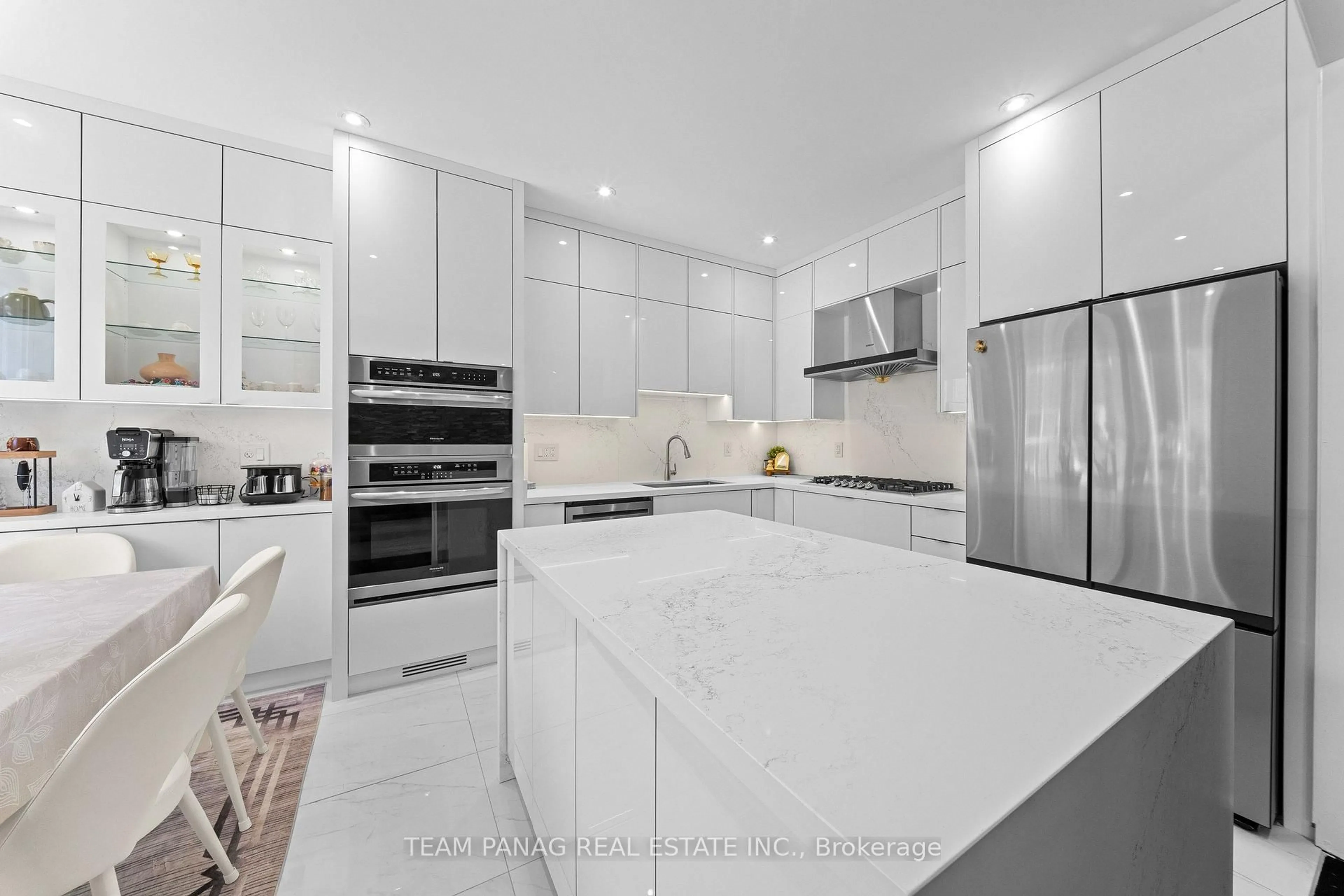 trreb/IMG-W13864756_5a3d6725-90c9-4707-99f4-fc05b555aec8-l.jpg