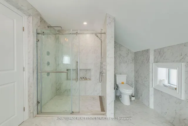 317 Queen St, Mississauga 5