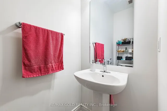 13 Keppel Circ, Brampton 3