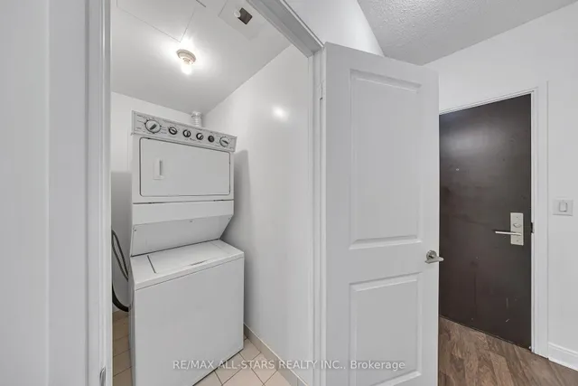 50 Absolute Ave #2705, Mississauga 3