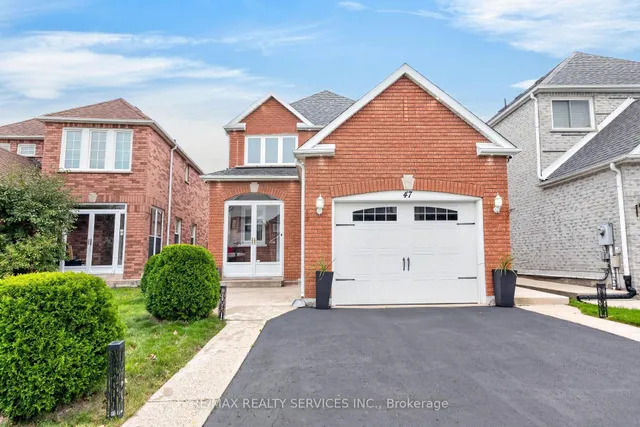 47 Twisted Oak St, Brampton