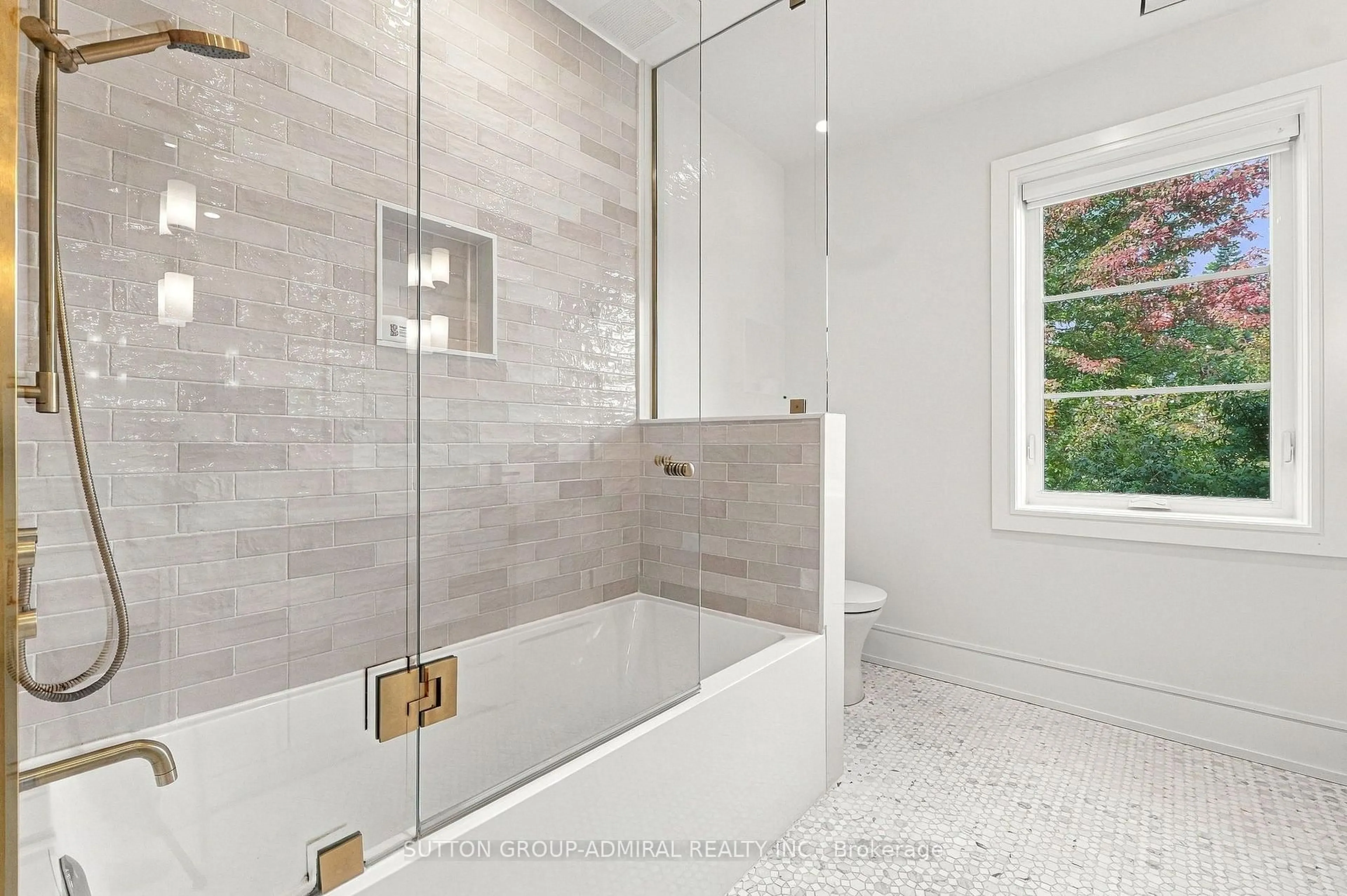 trreb/IMG-W13865954_0e24e2f5-3d0a-4be3-b9ad-7f79b2dbcd88-l.jpg