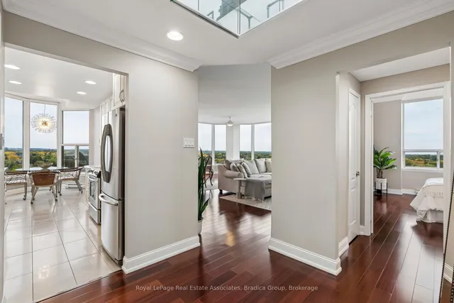 1905 Pilgrims Way #Ph2, Oakville 5