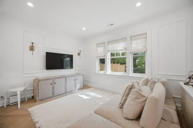 2 Wembley Ave, Toronto 2