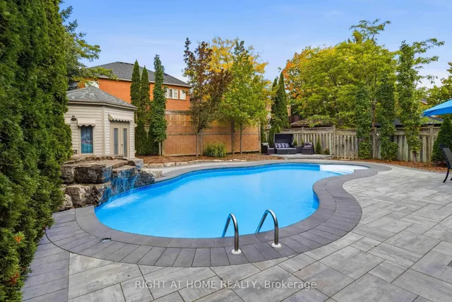 1213 Lindenrock Dr, Oakville 4