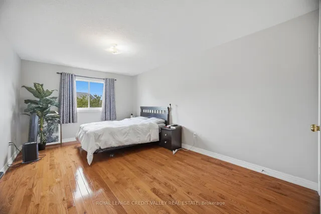 7443 Russian Olive Clse, Mississauga 5