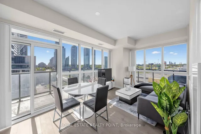 38 Annie Craig Dr #1008, Toronto 4