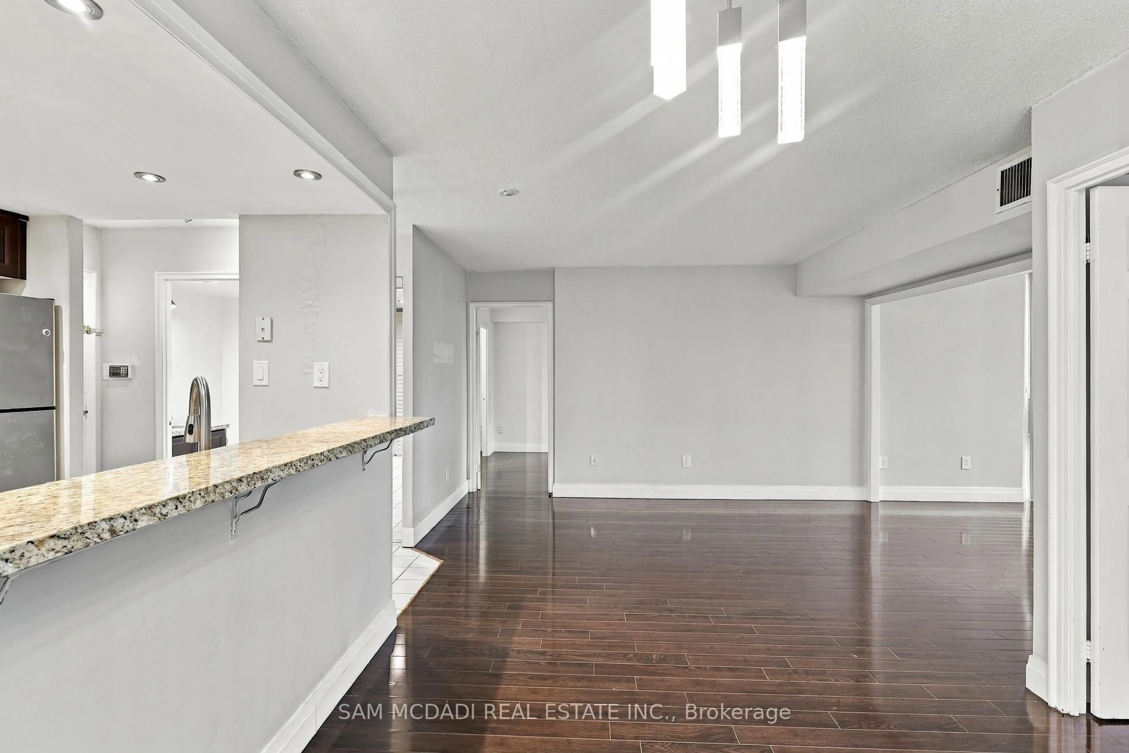 trreb/IMG-W13867208_7b37c1ff-fcb6-46da-a638-205069069259-l.jpg